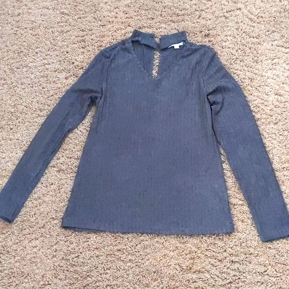 Cute top - Picture 2 of 4